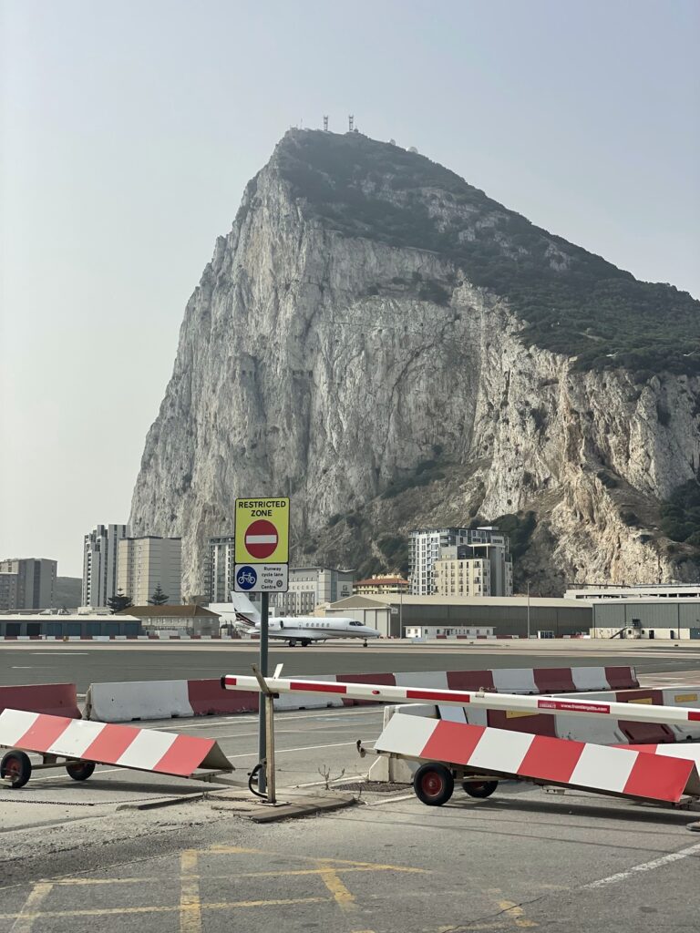 Aeroporto de Gibraltar, Costa del Sol