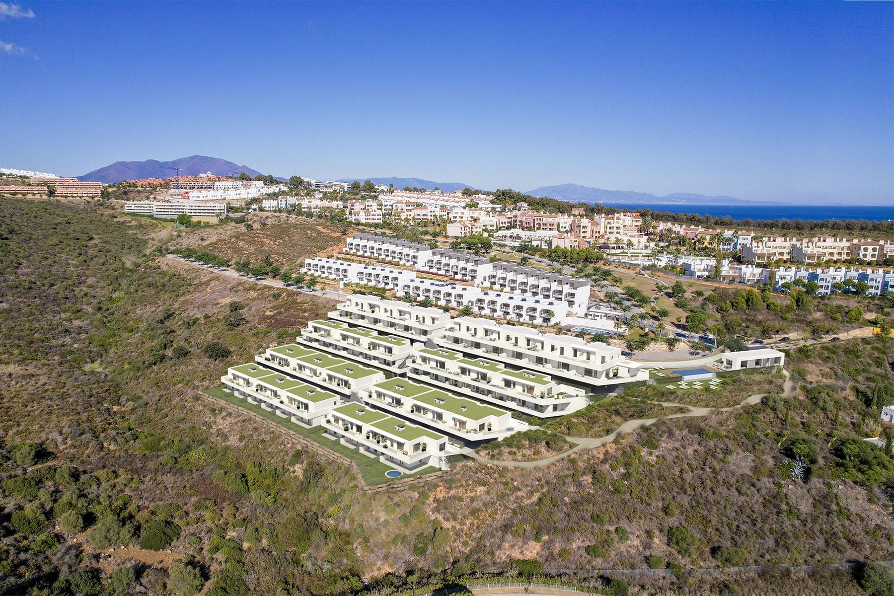 Blue View Heights Manilva – pohled na rezidenci a Gibraltar