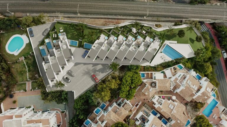Azure Bay Fuengirola – letecký pohled na rezidenci