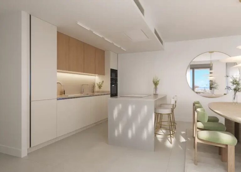 Australy Aures Estepona – kuchyně a jídelní část